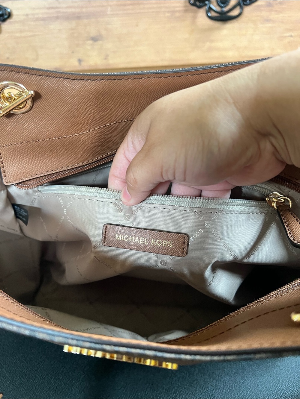 Michael Kors Jet Set Large Signature Logo Shoulder Bag - Picture 2 of 8